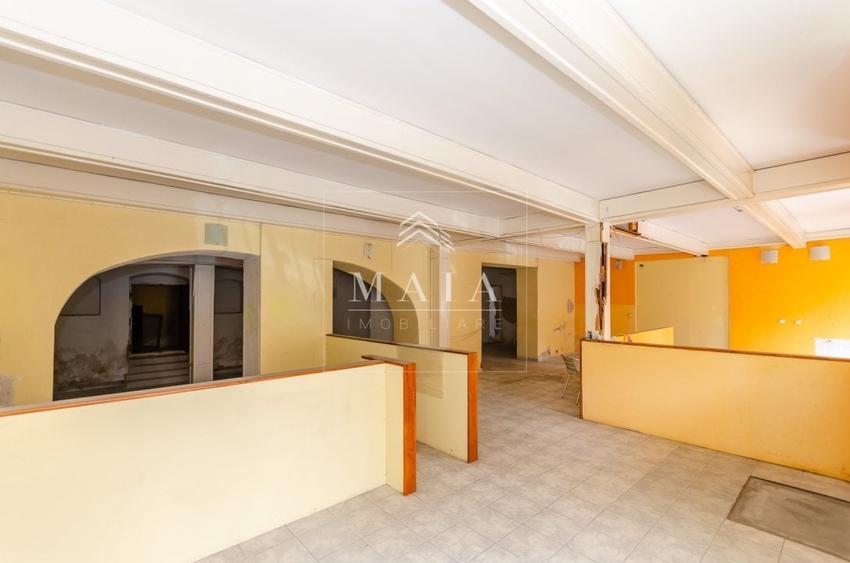 Casă individuală cu 24 camere cu Canalizare în Ultracentral
