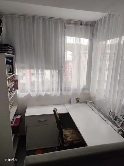Apartament cu 3 camere, 50 mp, balcon, zona Terra - 1