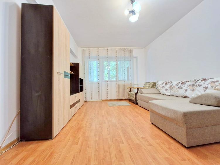 Apartament cu 3 camere decomandat, mobilat în Titulescu