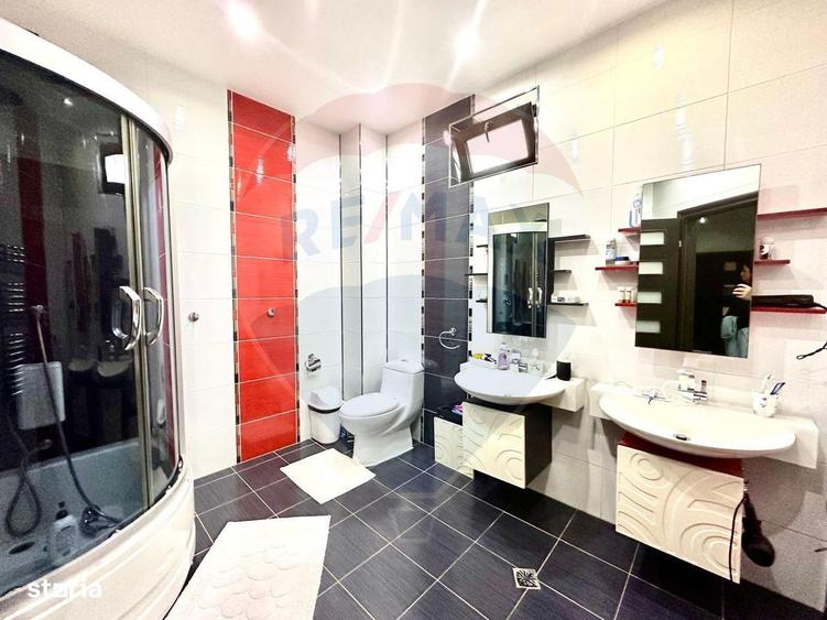 Casă cu 6 camere cu Teren 360 Mp în Andronache