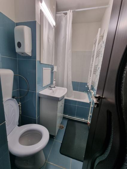 Apartament cu 2 camere semidecomandat în Craiovița Nouă