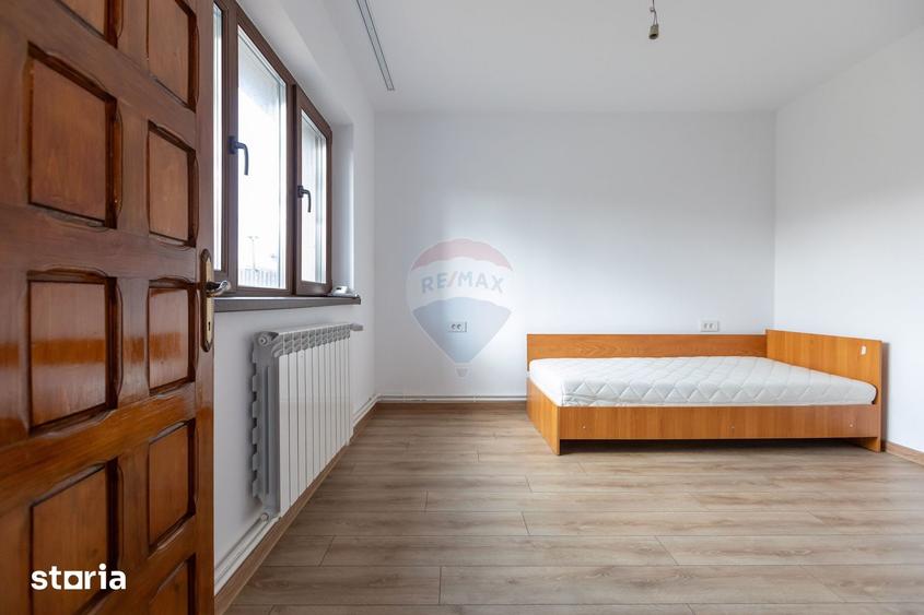 Casă cu 6 camere cu Teren 1710 Mp în Central