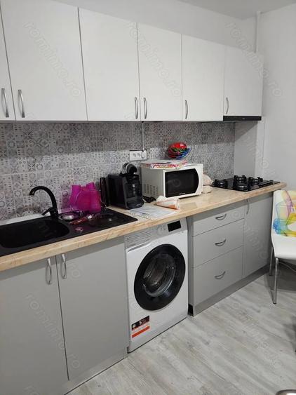 Garsonieră decomandată în Central