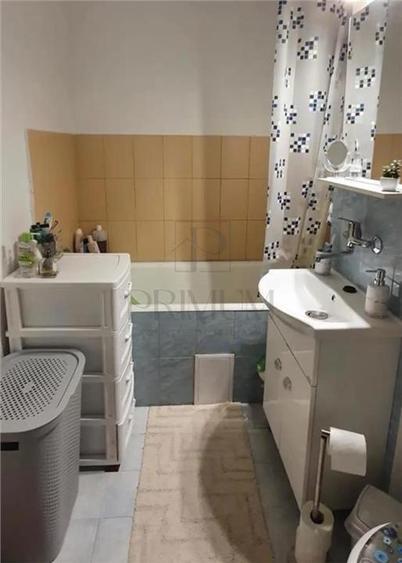 Apartament cu 2 camere semidecomandat, mobilat în Bucovina