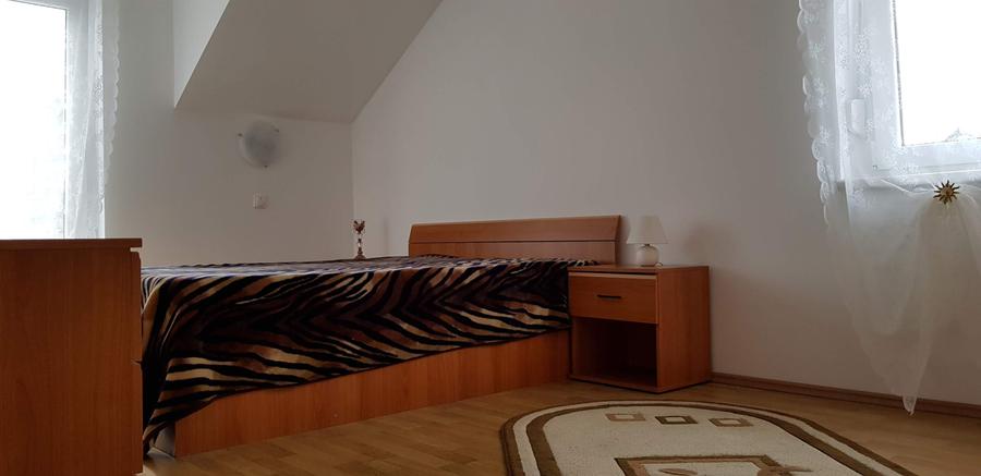 Duplex cu 4 camere cu Canalizare în Trei Stejari