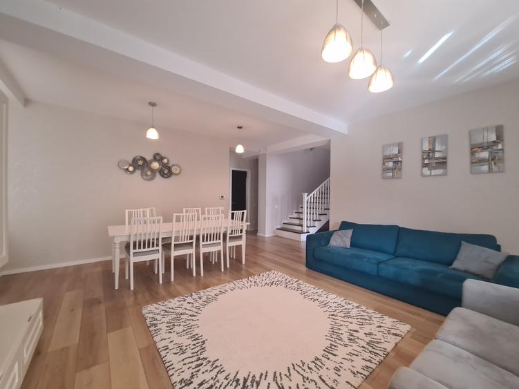 Casă individuală cu 5 camere cu Canalizare în Central