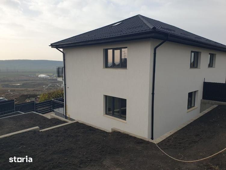 Casă cu 4 camere cu Teren 300 Mp în Valea Lupului