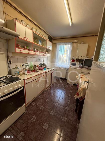 Apartament cu 3 camere decomandat în Tudor