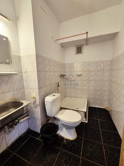Apartament cu 4 camere decomandat în Poarta 6