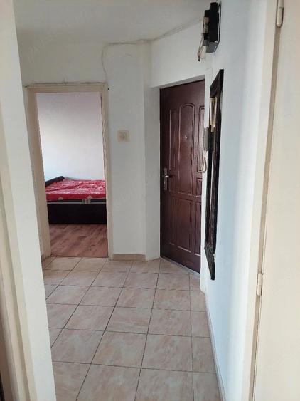 Apartament cu 2 camere decomandat în Titan