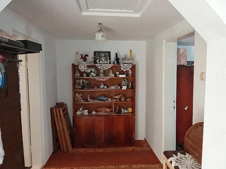 Casă cu Teren 300 Mp în Crucea de Sus