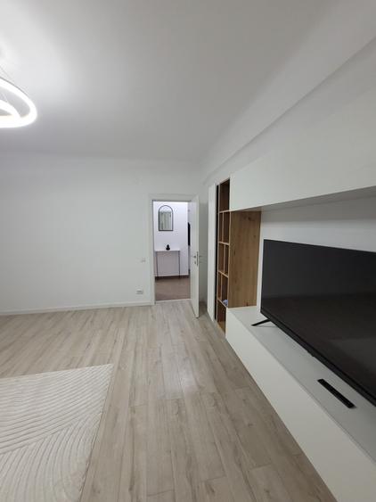 Apartament cu 2 camere decomandat, mobilat în P-ța Alba Iulia
