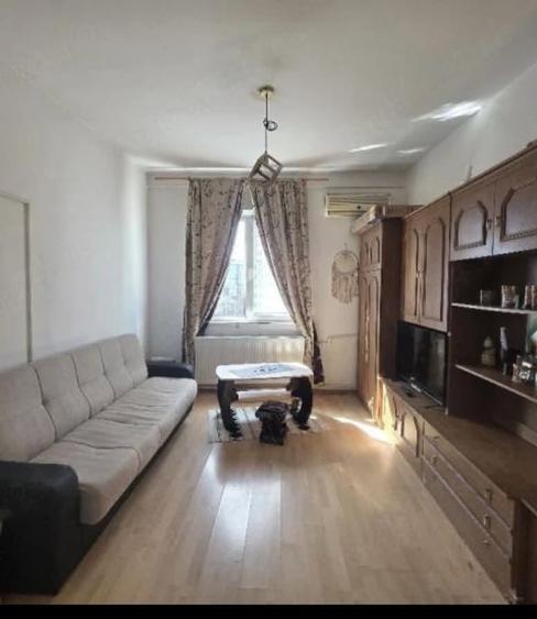 Garsonieră zona Far  mobilată utilată 22 mp etaj 3/3 - 1
