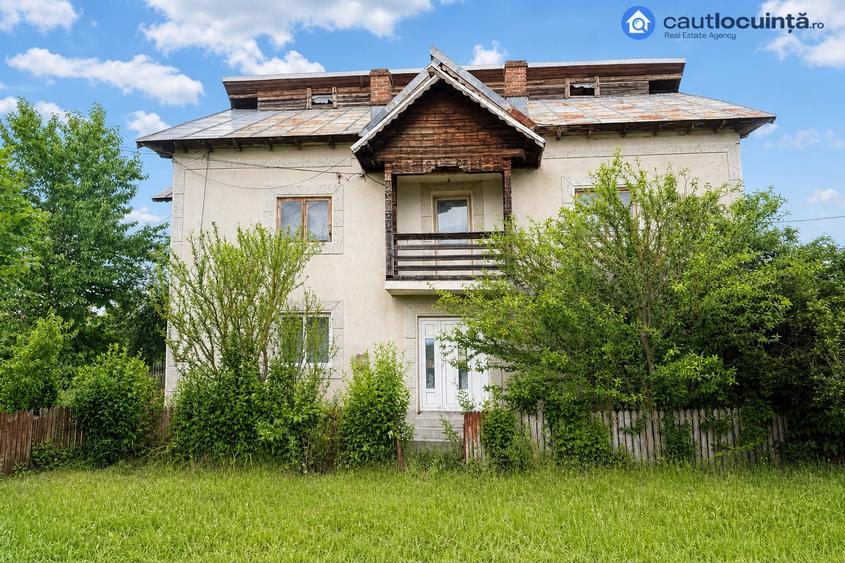 Casă cu 5 camere cu Teren 4900 Mp în Micești
