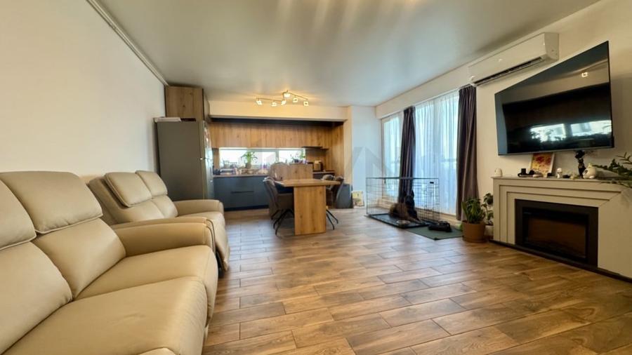 Apartament cu 4 camere semidecomandat, mobilat în Parcul Carol