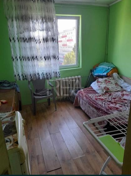 Apartament cu 3 camere decomandat, mobilat în Berceni