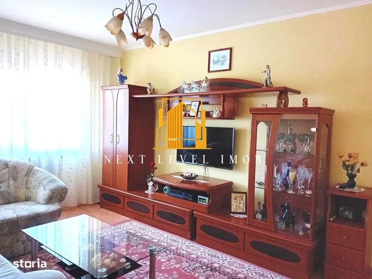 Apartament cu 3 camere decomandat în Găvana