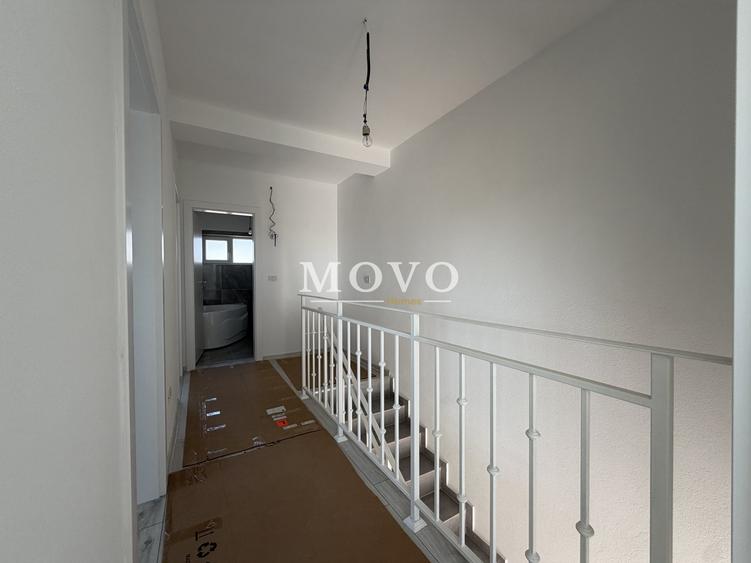 Duplex cu 4 camere cu Canalizare în Moșnița Nouă