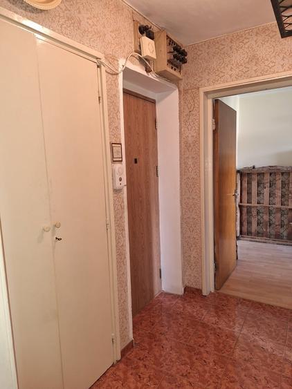 Apartament cu 3 camere semidecomandat în Basarabia