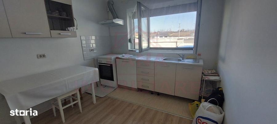 Casă cu 5 camere cu Canalizare în Central