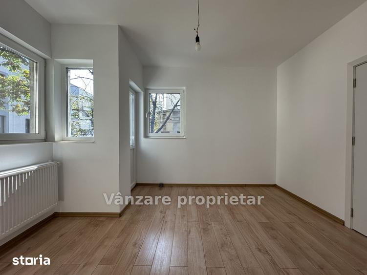 Apartament cu 3 camere semidecomandat în Centrul Civic