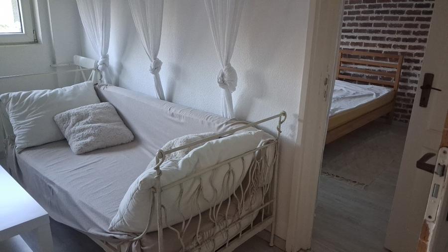 Apartament cu 2 camere nedecomandat, mobilat în Kogălniceanu