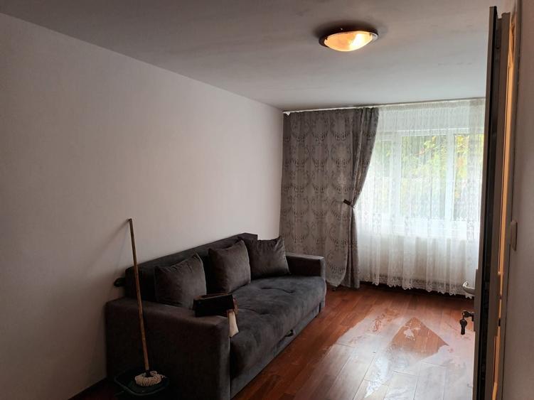 Garsonieră decomandată în Narcisa
