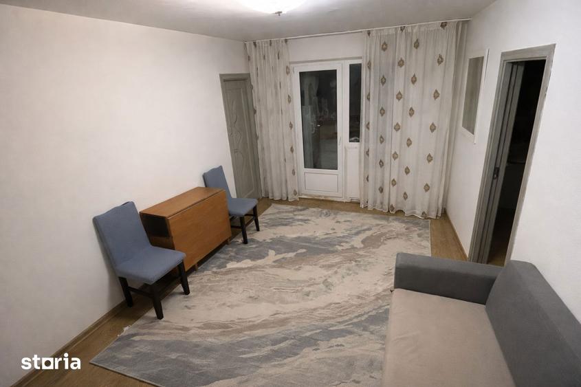 Apartament cu 3 camere semidecomandat în Tătărași