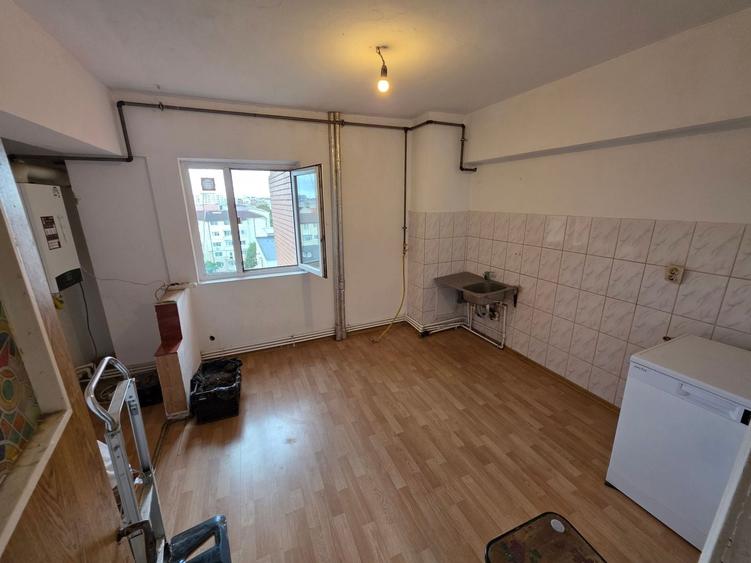 Apartament cu 4 camere decomandat în Poarta 6