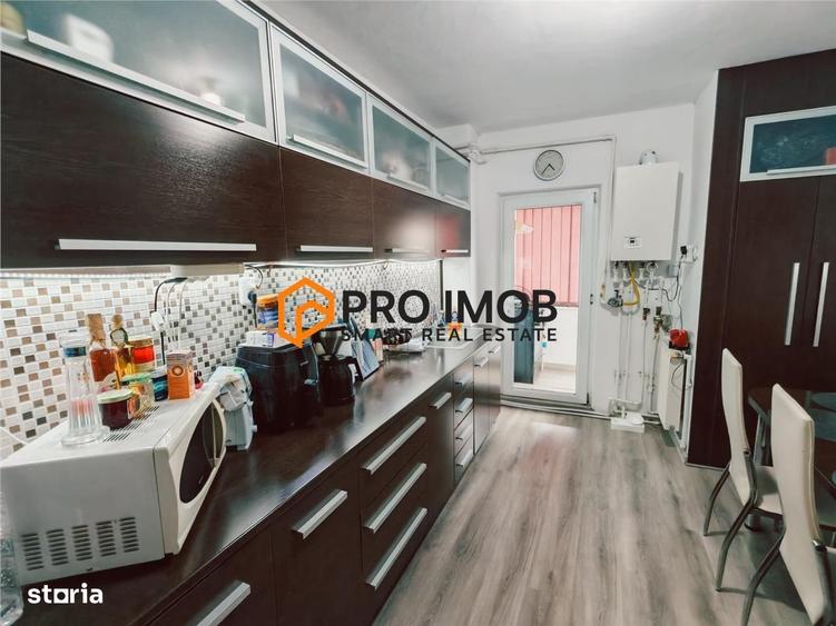 Apartament cu 3 camere decomandat în Lacu