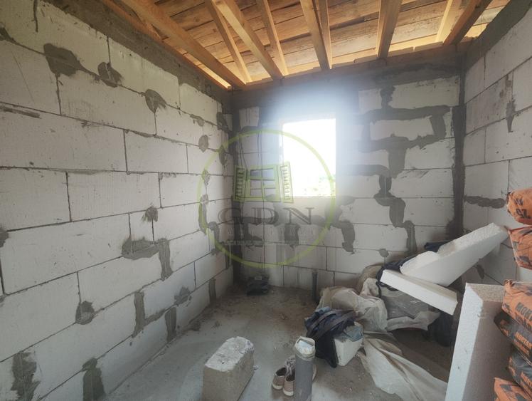 Casă individuală cu 4 camere cu Teren 402 Mp în Ișalnița