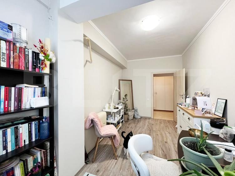 Apartament cu 3 camere semidecomandat, mobilat în Lunca Cetățuii