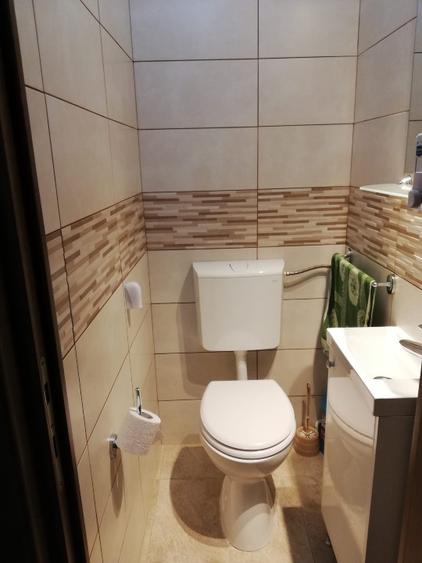Apartament cu 4 camere semidecomandat în Titan