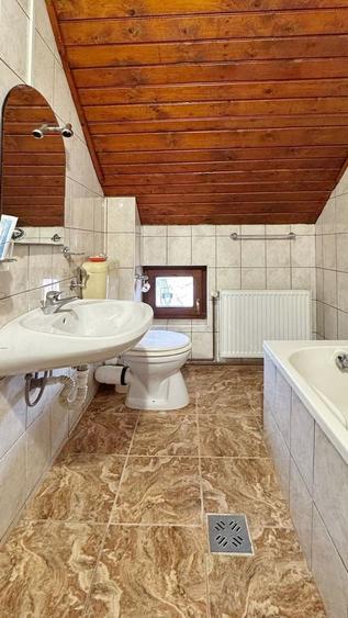 Duplex cu 5 camere cu Canalizare în Brașovul Vechi