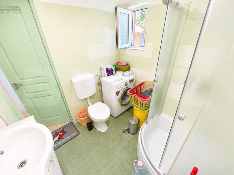 Casă individuală cu 3 camere cu Canalizare în Între Lacuri