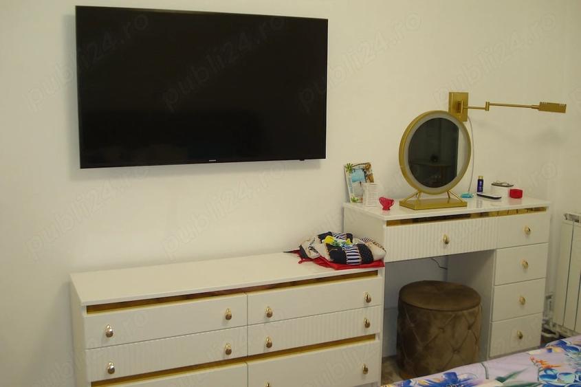 Apartament cu 4 camere decomandat în Lipovei