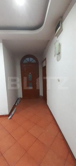 Casă individuală cu 6 camere cu Garaj în Pucioasa