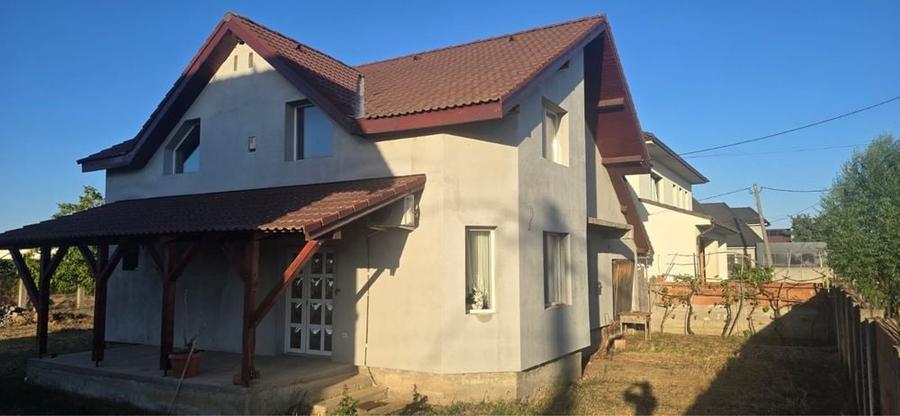 Casă cu 4 camere în Livada