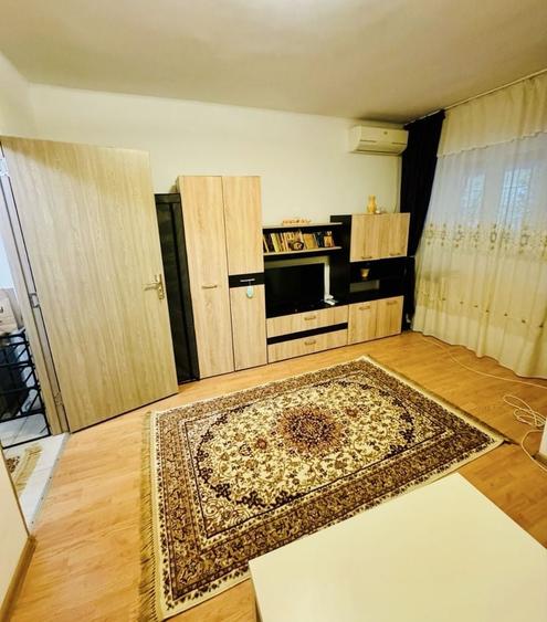 Garsonieră decomandată în Fizicienilor