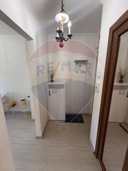 Apartament de închiriat 2 camere etaj 1 Central - 8