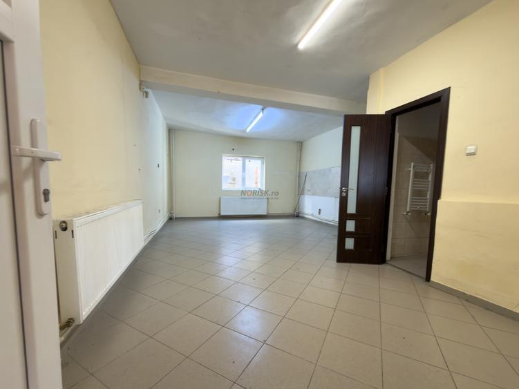 Spațiu comercial, de 200 mp, în Industriilor