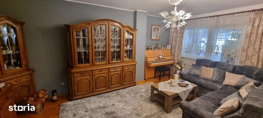 Apartament cu 3 camere în Central