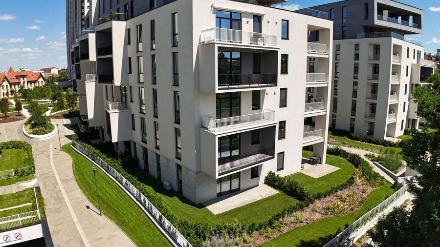 Apartament cu 3 camere decomandat, mobilat în Semicentral