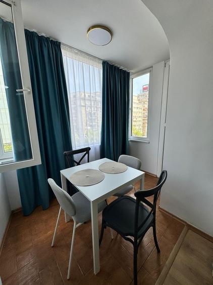 Apartament cu 2 camere semidecomandat, mobilat în P-ța Unirii