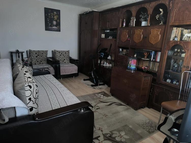 Apartament cu 3 camere decomandat în Gorjului