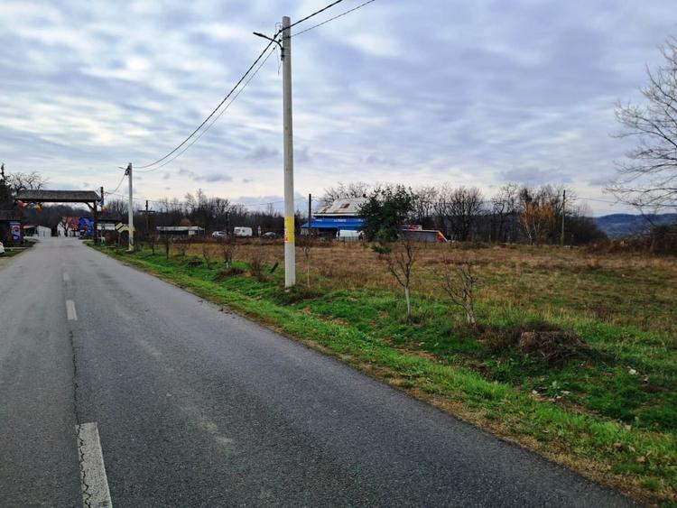 Teren Construcții intravilan de 2051 mp, în Polovragi