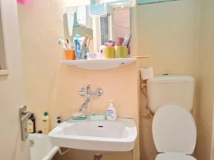 Apartament cu 3 camere semidecomandat în Circumvalațiunii