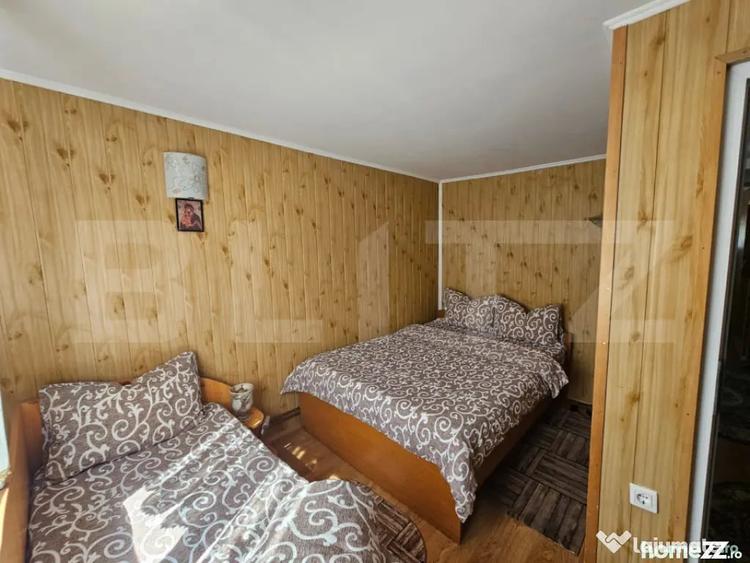 Casă cu 5 camere cu Teren 250 Mp în Tău
