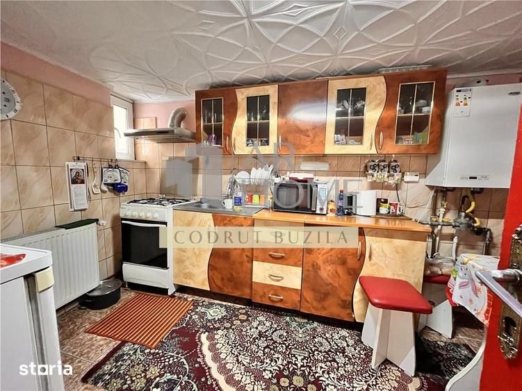 Casă cu 5 camere decomandat cu Teren 287 Mp în Târgșoru Vechi