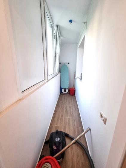 Apartament cu 3 camere decomandat în Lacul Tei